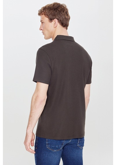 AC&Co / Altınyıldız Classics Erkek Acı Kahve %100 Pamuk Slim Fit Dar Kesim Polo Yaka Jakarlı Triko Tişört Acı Kahve AC&Co / Altınyıldız Classics Erkek Acı Kahve %100 Pamuk Slim Fit Dar Kesim Polo Yaka Jakarlı Triko Tişört Acı Kahve