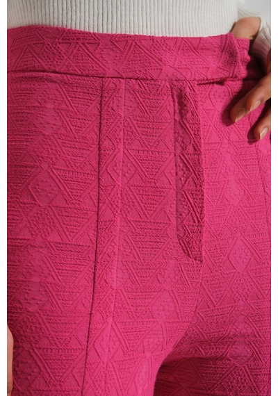 Mizalle Yırtmaçlı Jakarlı Fuşya Pantolon Fuşya