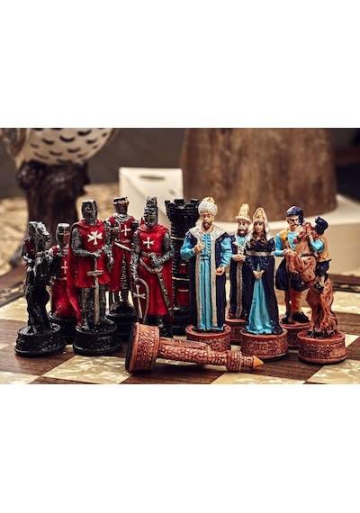 Osmanlı - Haçlı Satranç Takımı Şah 8 Cm Templer Şövalyeleri Ve Osmanlı Nın Gücü Sadece Figür
