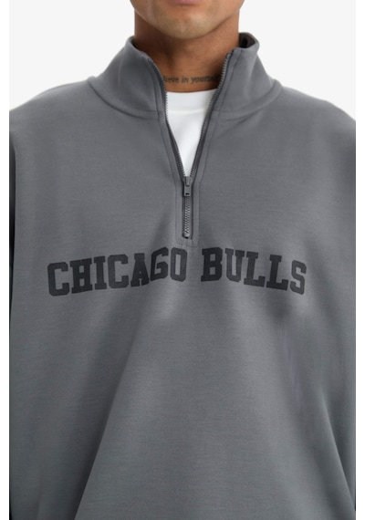DeFactoFit NBA Chicago Bulls Oversize Geniş Kalıp Fermuarlı Dik Yaka Skuba Dalgıç Kumaş Sweatshirt D8616AX25SPGR311
