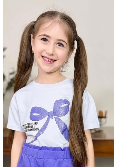 Riccotarz Kız Çocuk Üzerinde Digital Kurdela Basklı T-shirt Ve Fiyonk Cep Detaylı Lila Şortlu Takım Riccotarz Kız Çocuk Üzerinde Digital Kurdela Basklı T-shirt Ve Fiyonk Cep Detaylı Lila Şortlu Takım