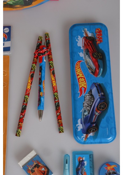 X Dekomus Lisanslı Hotwheels 13 Parça Kırtasiye Seti Makas,metal Kalem Kutusu,cetvel,kalem Altın