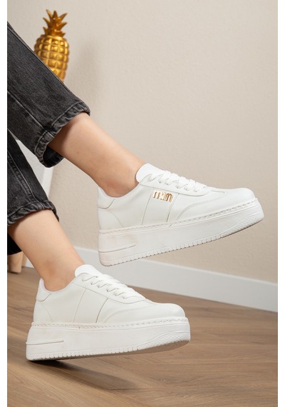 Bahrina Kadın Beyaz Cilt Kalın Taban Tokalı Sneaker