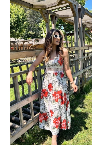 De'charme Kadın Ip Askılı V Yakalı Bel Güpür Çiçek Desenli Yandan Yırtmaçlı Maksi Süprem Elbise Kırmızı De'charme Kadın Ip Askılı V Yakalı Bel Güpür Çiçek Desenli Yandan Yırtmaçlı Maksi Süprem Elbise Kırmızı