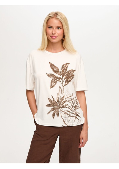 Faik Sönmez Resort Önü Taş Ve Baskı Detaylı Bisiklet Yaka Tshirt S26tsh104 Us26tsh10473 Ekru Faik Sönmez Resort Önü Taş Ve Baskı Detaylı Bisiklet Yaka Tshirt S26tsh104 Us26tsh10473 Ekru