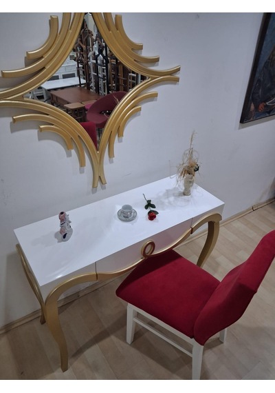 Dresuar Cnc Kabartma 90661 Model Aynalı Ahşap Sandalye Ayak Parlak Beyaz Gold Renk Beyaz - Gold Dresuar Cnc Kabartma 90661 Model Aynalı Ahşap Sandalye Ayak Parlak Beyaz Gold Renk Beyaz - Gold