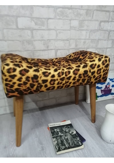 Puf . Leopar Desenli Ahşap Ayak Çima Dikiş Spor Modern Tasa