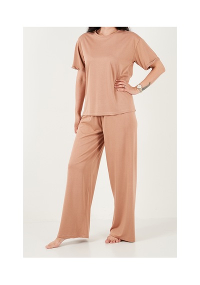 Lela Yumuşak Dokulu Bisiklet Yaka Lastikli Bel Kısa Kollu Pijama Takımı Bayan Pijama Takımı 65720102 Bej Lela Yumuşak Dokulu Bisiklet Yaka Lastikli Bel Kısa Kollu Pijama Takımı Bayan Pijama Takımı 65720102 Bej
