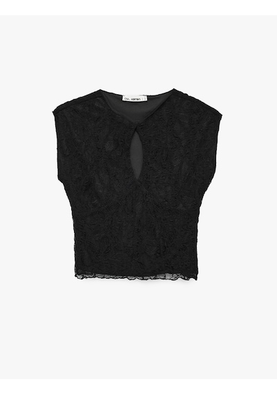 Koton Pencere Detaylı Kolsuz Hakim Yaka Slim Fit Dantelli Bluz Siyah 6sal30146ık