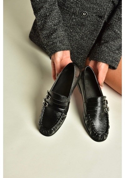 Fox Shoes Z820024208 Siyah Rugan Büzgü Detaylı Çift Tokalı Loafer Ayakkabı