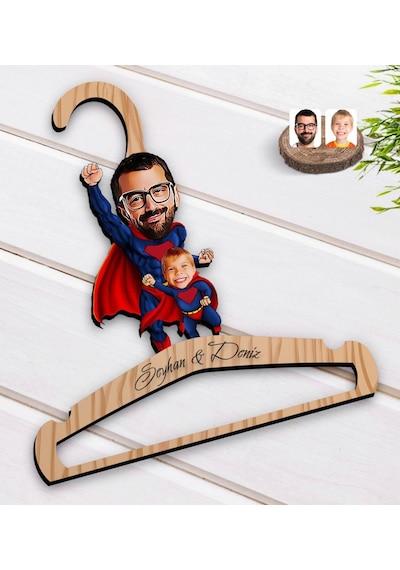 Kişiye Özel Süper Baba Çocuk Karikatürlü Standart Boy Ahşap Elbise Askısı