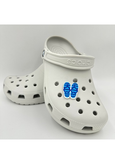 Crocs Terlik Süsü Ve Aksesuarı , Çanta Süsü Jibbitz Parmak Arası Terlik 09 Görsel Logo Aksesuar Açık Mavi-lacivert-beyaz
