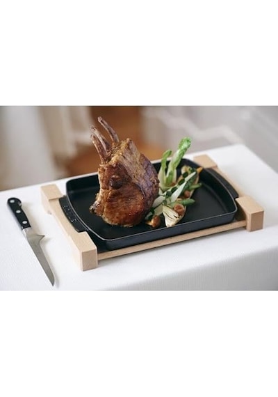 Staub Specialities Ahşap Altlıklı Döküm Servis Tabağı, Siyah Diğer