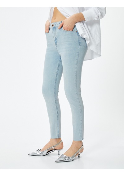Koton Dar Kesim Yüksek Bel Kot Pantolon Esnek Cepli Pamuklu - Carmen Skinny Jeans Açık İndigo 4sal40054md Açık İndigo Koton Dar Kesim Yüksek Bel Kot Pantolon Esnek Cepli Pamuklu - Carmen Skinny Jeans Açık İndigo 4sal40054md Açık İndigo