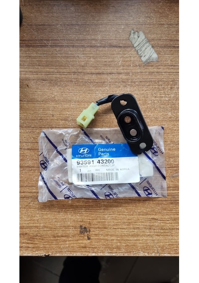 H100 Orta Kapı Svici Dişi 9359143200