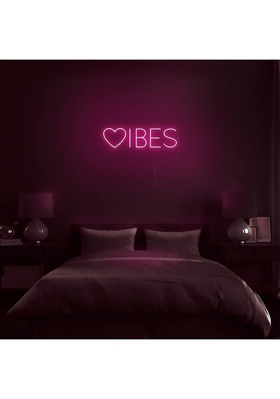 Vibes Yazılı Ve Şekilli Neon Tabela Pembe