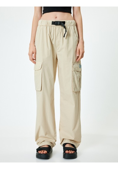 Koton Oversize Kargo Paraşüt Pantolon Beli Lastikli Kemerli Cep Detaylı Bej 4sal40021mw Ekru Koton Oversize Kargo Paraşüt Pantolon Beli Lastikli Kemerli Cep Detaylı Bej 4sal40021mw Ekru