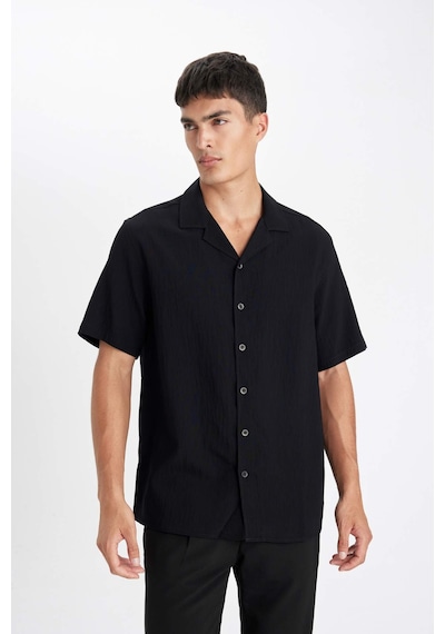 DeFacto Siyah Relax Fit Polo Yaka Krinkıl Kısa Kollu Gömlek C4127AX24AUBK27 DeFacto Siyah Relax Fit Polo Yaka Krinkıl Kısa Kollu Gömlek C4127AX24AUBK27