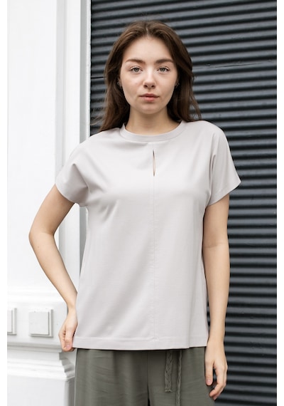 Kadın İpeksi Yumuşak Kumaş Geniş Sıfır Yaka Önü Pencereli Yanları Yırtmaçlı Tshirt Bluz-taş Taş