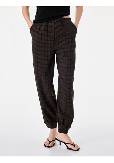 Koton Yüksek Bel Cepli Regular Fit Ekoseli Kısa Jogger Pantolon Kahverengi Ekose 7wak40077uw Koton Yüksek Bel Cepli Regular Fit Ekoseli Kısa Jogger Pantolon Kahverengi Ekose 7wak40077uw