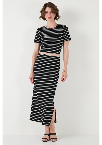 Lela Çizgili Slim Fit Bisiklet Yaka Yırtmaçlı Midi Boy Etekli Crop Bayan Takım 5866132 Siyah-Beyaz