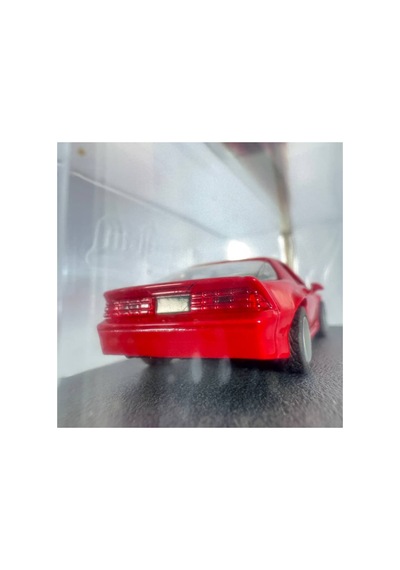 Collection 1985 Chevrolet Camaro 1:64 Model Araba