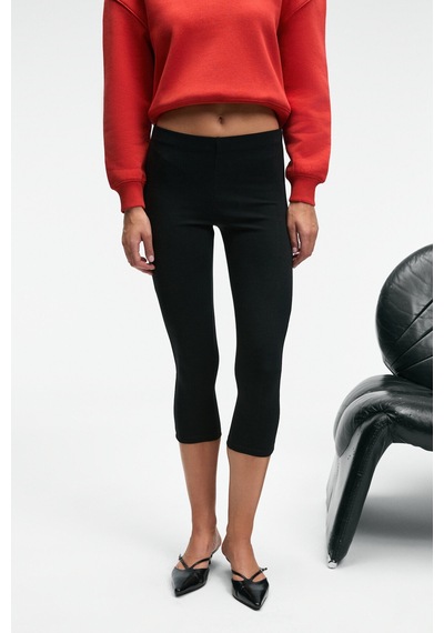 Grimelange SYRELIA Kadın Esnek Kumaşlı Slim Fit Capri Siyah Tayt