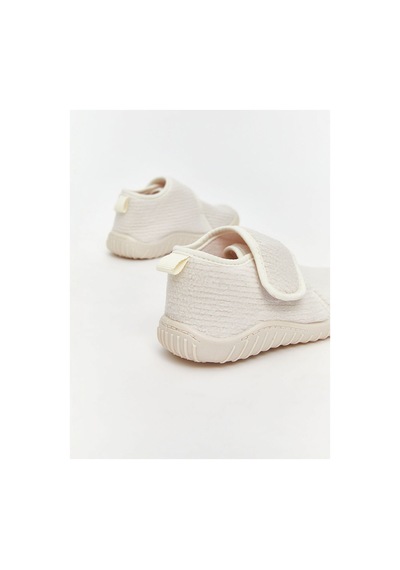 LC Waikiki Alıta Cıty Farkıyla Lcw Steps Bej Kız Bebek Panduf Bej - 924186088 Bej