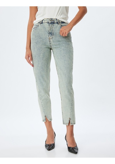 Koton Mom Fit Kot Pantolon Standart Bel Yırtmaç Detaylı Düğmeli Cepli Pamuklu - Mom Fit Jeans Bleach 5wal40060md Açık Mavi