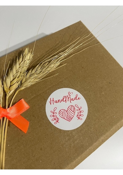 Handmade Örme Kalpli Kırmızı Yazı Yuvarlak Yapışkanlı Etiket 5x5 Cm 100 Adet