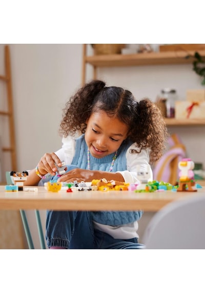 LEGO® Classic Yaratıcı Evcil Hayvanlar 11034 5+ Yaratıcı Oyuncak Yapım Seti - 450 Parça