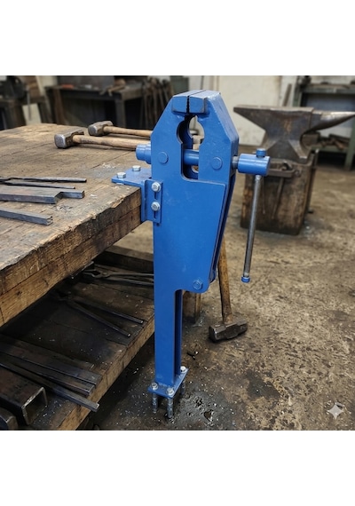 Zargana Ağır Hizmet Tipi Ayaklı Kuyruklu Mengene - 140 Mm / 43 Kg