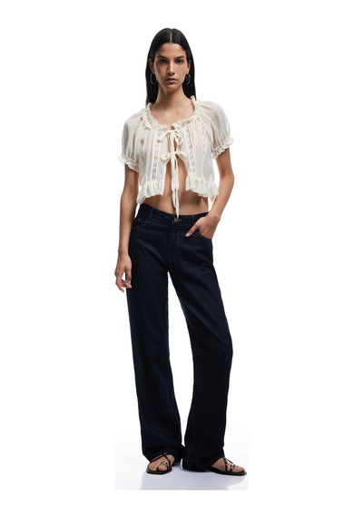 Koton Dantel Detaylı Kısa Balon Kollu Bağlamalı Fiyonklu Crop Bluz Ekru 5sal60131ıw Ekru