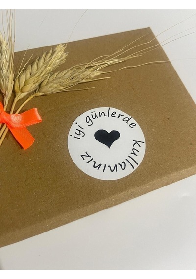 İyi Günlerde Kullanınız Siyah Yazılı Ortası Kalpli Yuvarlak Yapışkanlı Etiket 4x4 Cm 120 Adet