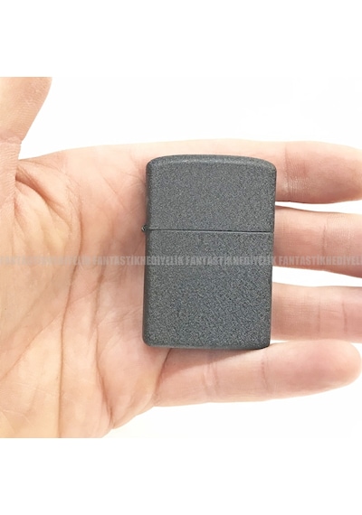 Sade Yüzey Siyah Renk Baskısız Kapaklı Zippo Benzinli Çakmak