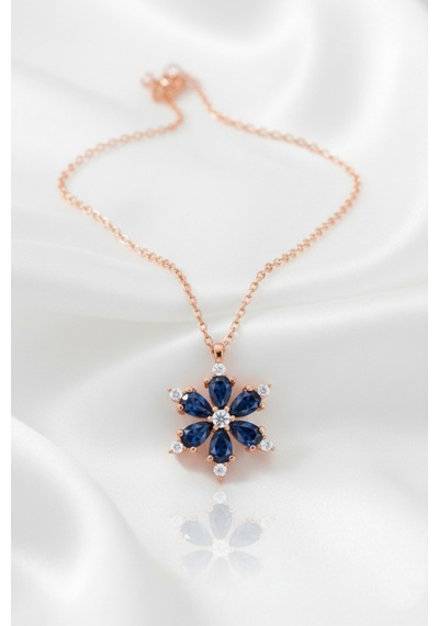 Çekirdekjewelry 925 Ayar Gümüş Safir Kamelya Çiçeği Kolye Rose