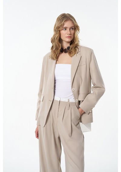 Quzu Sırtı Pencere Yırtmaçlı Blazer Ceket Bej