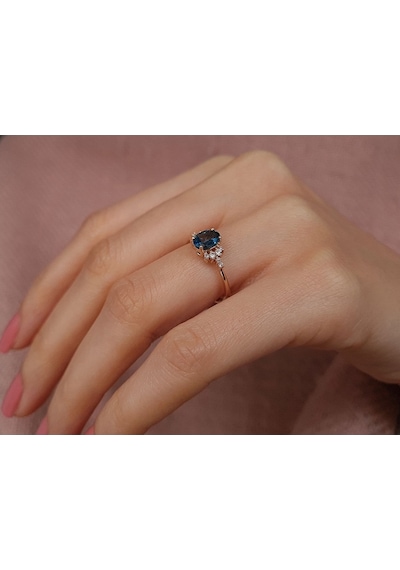 Sirius Pırlanta Ve London Blue Topaz Taşlı Ilayda Yüzük 0847R0026