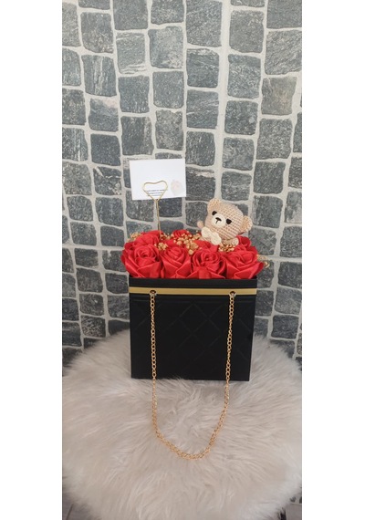 Çantalı & Ayıcık Anahtarlıklı Yapay Gül Hediye Kutusu , Hediye Çantası, Çantalı Gül, Doğum Günü İçin Gül Gül Kırmızı