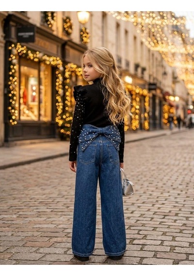 Kız Çocuk Taş Detaylı Geniş Paça Kot Pantolon, Fırfırlı Bluz Ve Çantalı 3 Lü Takım 0710-s Siyah Kız Çocuk Taş Detaylı Geniş Paça Kot Pantolon, Fırfırlı Bluz Ve Çantalı 3 Lü Takım 0710-s Siyah