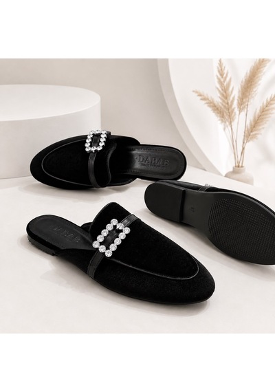Dabab Shoes Marıgold Kadın Taşlı Tokalı Siyah Kadife Görünümlü Kapalı Burun Düz Taban Mule Terlik