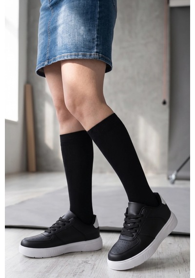 In Step Urban Pure Black Comfort: Minimalist Siyah Kadın Spor Ayakkabı