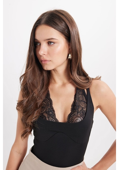 Tudors Kadın Standart Fit Normal Kesim Askılı V Yaka Dantel Detaylı Çıtçıtlı Siyah Body-50967