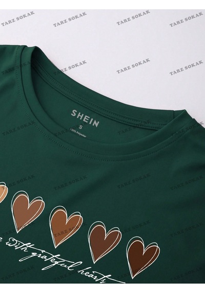 Flood Of Style Crop Ckod-232913 Kalpli Ve Sloganlı Grafik Düşük Omuzlu Koyu Yeşil