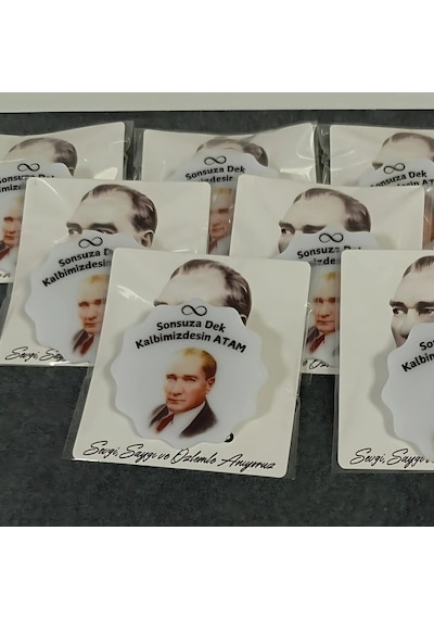 10 Kasım Atatürk'ü Anma Günü İğneli Akrilik Yaka Rozeti 12 Adet Çok Renkli