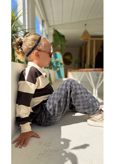 Ponki Unisex Çocuk Yaka Detaylı Teddy Armalı Çizgili Sweatshirt Kahverengi Ponki Unisex Çocuk Yaka Detaylı Teddy Armalı Çizgili Sweatshirt Kahverengi
