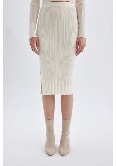 Defacto Coool Slim Fit Dar Kesim Basic Düz Yırtmaçlı Triko Midi Etek A2058AX24AUBG303 Bej