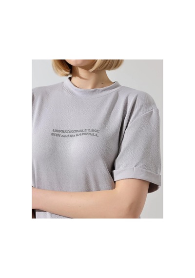 Kadın Bisiklet Yaka Baskılı Slim Fit T-shirt - Boyalı Gri