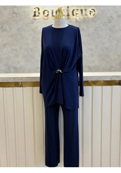 Tığ Triko Tıg-tkm.5125.01.-l Lacivert Renk Metal Tokalı Asimetrik Drapeli Tunik Pantolon Takım Çok Renkli Tığ Triko Tıg-tkm.5125.01.-l Lacivert Renk Metal Tokalı Asimetrik Drapeli Tunik Pantolon Takım Çok Renkli