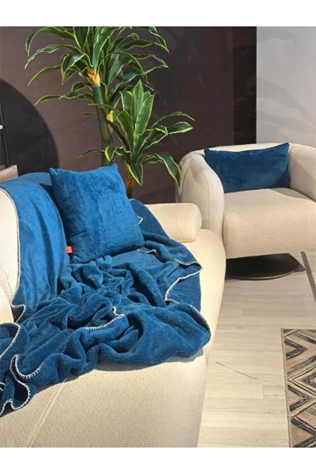 Wellsoft Tek Kişilik Tv Battaniye Ve Kırlent Seti 150 X 200 Cm Mavi